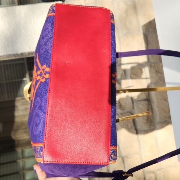 Disney Aladdin Magic Carpet Handbag (Disney collection by Her Universe) - Picture 10 of 14